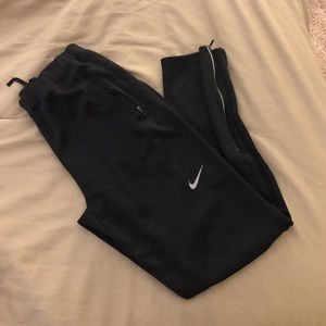 Nike Men’s rubbing joggers size Lg